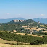 In Frazione Canonica,todi Apartamento Canonica (Umbria)